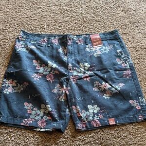 Arizona men’s sz 42 tropical indigo shorts knee length cotton casual